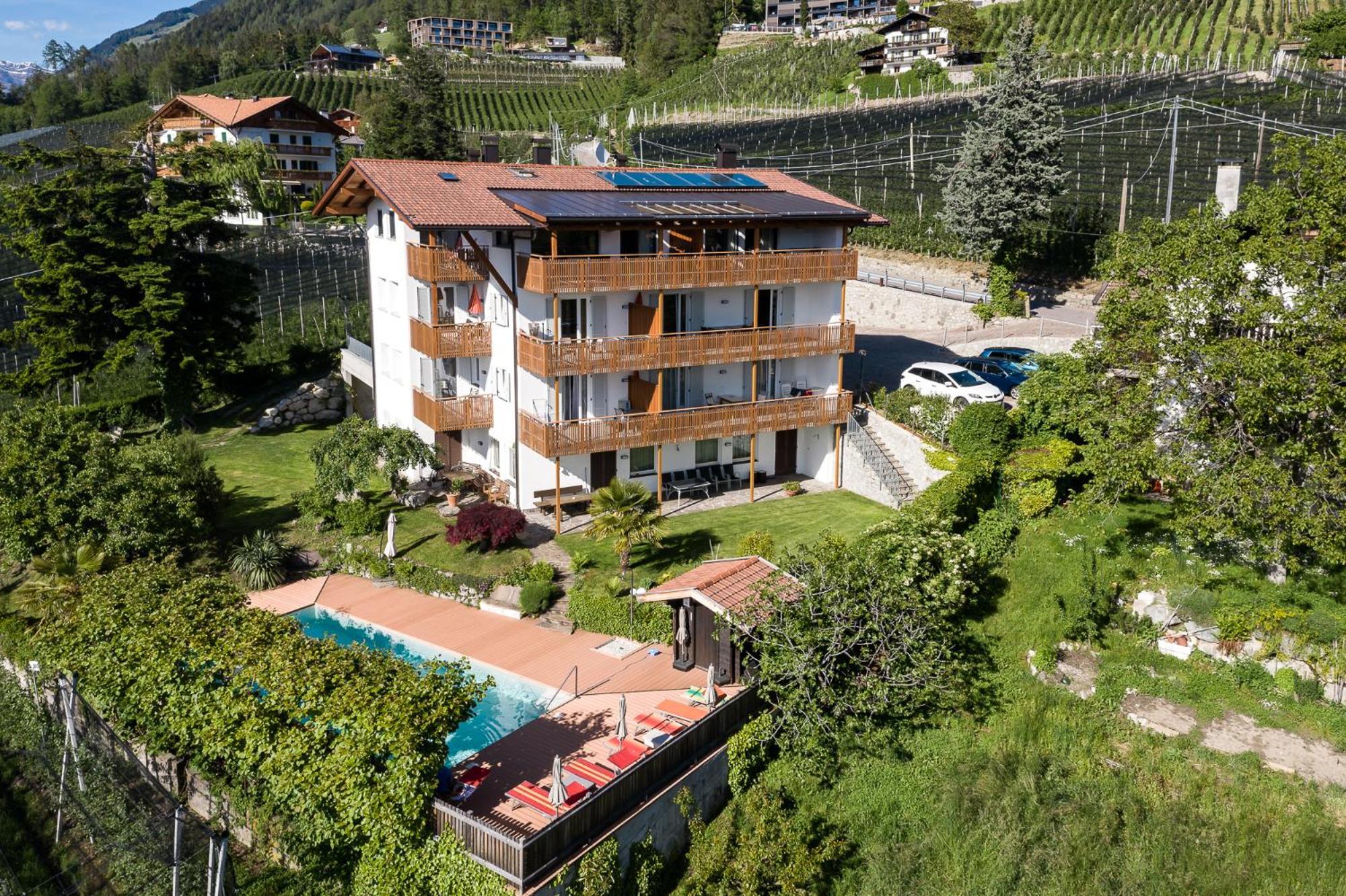 Haus Artus Aparthotel Schenna Exterior photo